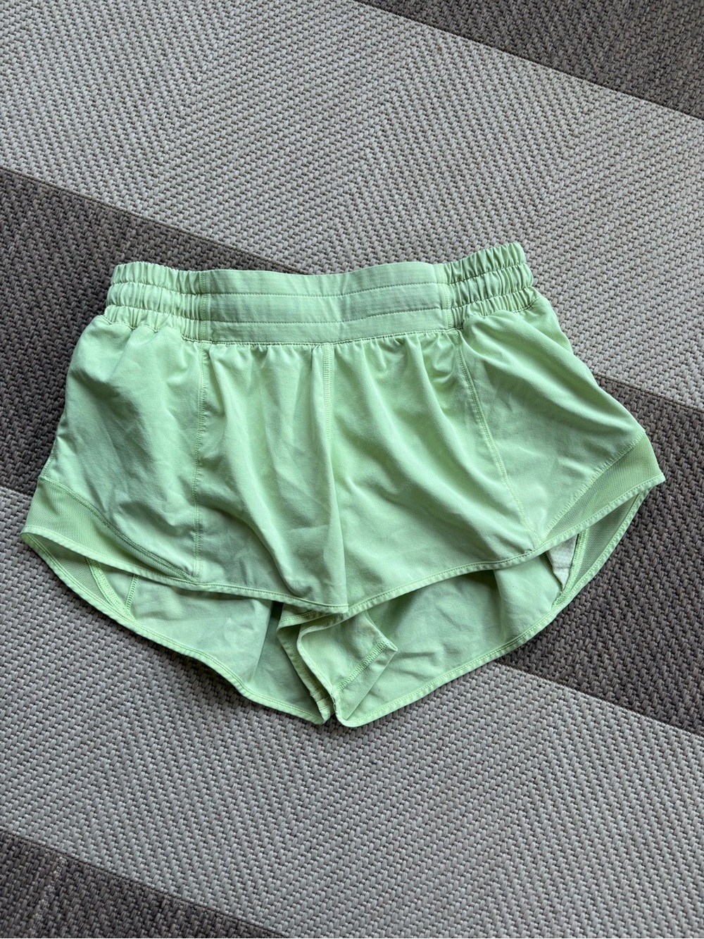 lululemon Hottie High Rise Women's Athletic Shorts 2.5